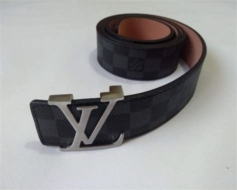 Cintos masculinos Louis Vuitton .